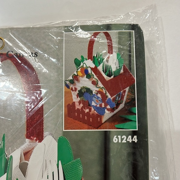 Bucilla Christmas Birdhouse Basket Kit - Picture 5 of 6